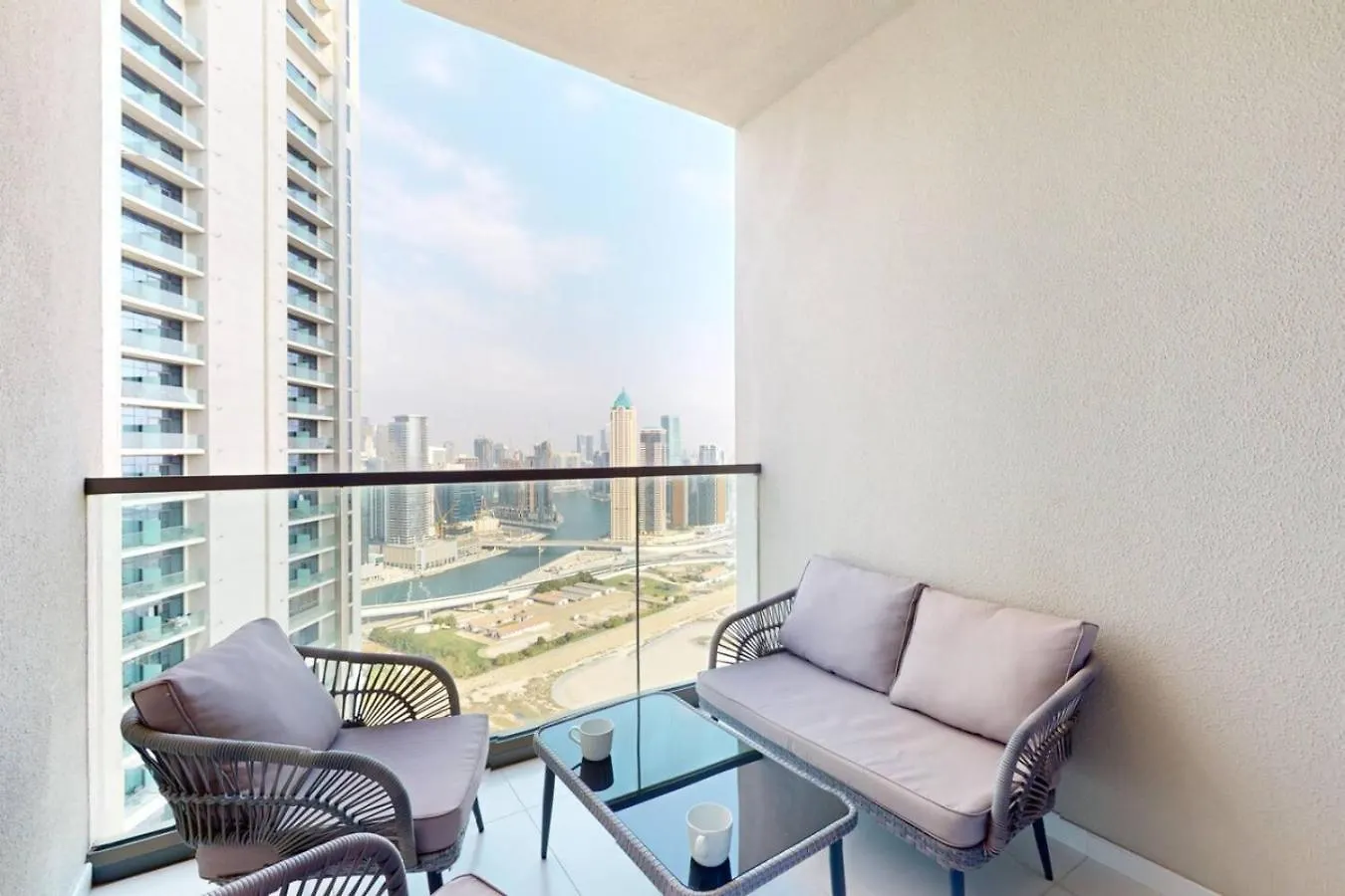 Amber Dust I Family Apartment In Business Bay Dubai